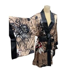 NWT!! "SOMA INTIMATES" Kimono Robe SZ S/M Asian Exaggerated Sleeves MSRP-140.00